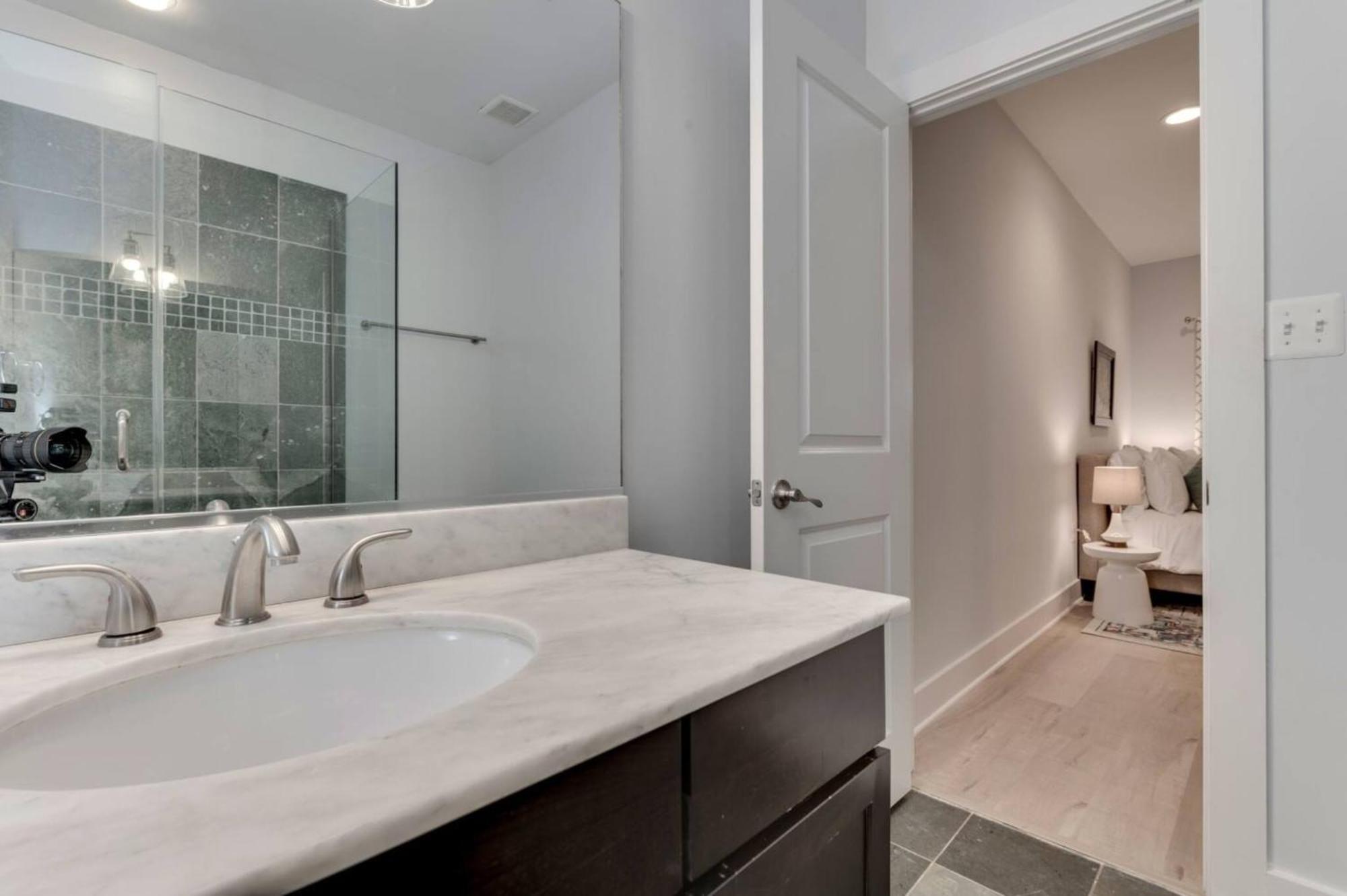 Luxe 2Bd2Ba Townhouse In Hip Area - Near Metro Apartment Washington Exterior photo